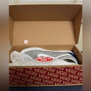 New Vans Old Skool   Coastal grey white   Size  9.5. Men  Size 11.0 women.